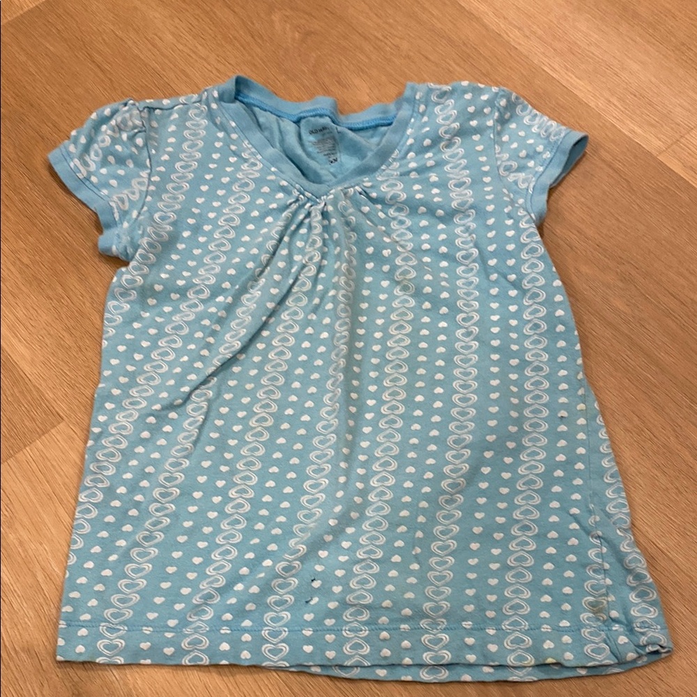 Old Navy Blue and White Short Sleeve Tee Pleated Neckline‎ Hearts Design Girls L
